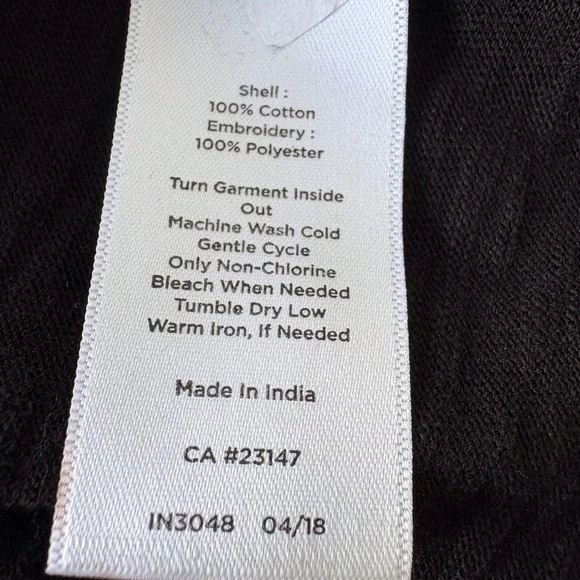 Talbots Woman Black Short‎ Sleeve Tee Size X Embroidered Sleeve Scallop V-Neck - Picture 6 of 8